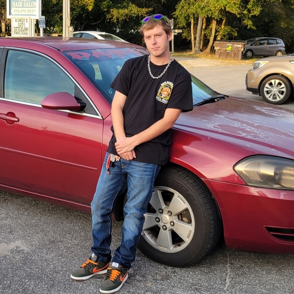 Meet your Posher, Damien - Picture 1 of 1